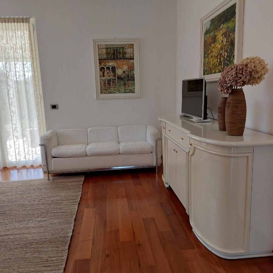 Casaro Lägenhet Albano Sant'alessandro Exteriör bild